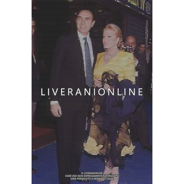 RETROSPETTIVA PIPPO BAUDO PRESENTATORE TELEVISIVO NELLA FOTO CON LA MOGLIE KATIA RICCIARELLI AI TELEGATTI NELL\'ANNO 1989 ©ARCHIVIO/AGENZIA ALDO LIVERANI SAS