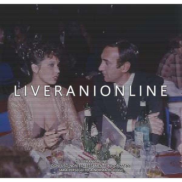RETROSPETTIVA PIPPO BAUDO PRESENTATORE TELEVISIVO NELLA FOTO PIPPO BAUDO CON MARIA GRAZIA GRASSINI A CAMPIONE D\'ITALIA NELL\'ANNO 1975 AG ALDO LIVERANI SAS