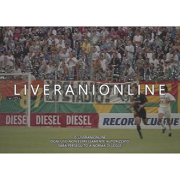 17-05-1998 VENEZIA CAMPIONATO DI CALCIO SERIE B VENEZIA-CASTEL DI SANGRO 3-0 NELLA FOTO TIFOSI VENEZIA AG ALDO LIVERANI SAS