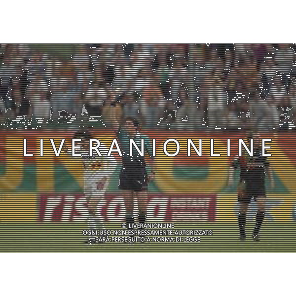 17-05-1998 VENEZIA CAMPIONATO DI CALCIO SERIE B VENEZIA-CASTEL DI SANGRO 3-0 NELLA FOTO ARBITRO ANTONIO CARDELLA AG ALDO LIVERANI SAS