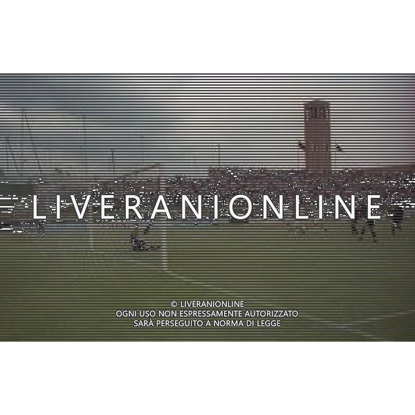 17-05-1998 VENEZIA CAMPIONATO DI CALCIO SERIE B VENEZIA-CASTEL DI SANGRO 3-0 NELLA FOTO RIGORE STEFAN SCHWOCH AG ALDO LIVERANI SAS