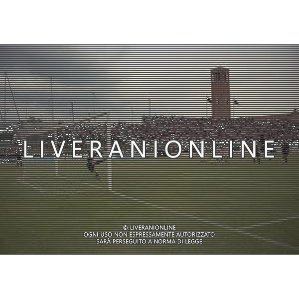 17-05-1998 VENEZIA CAMPIONATO DI CALCIO SERIE B VENEZIA-CASTEL DI SANGRO 3-0 NELLA FOTO RIGORE STEFAN SCHWOCH AG ALDO LIVERANI SAS