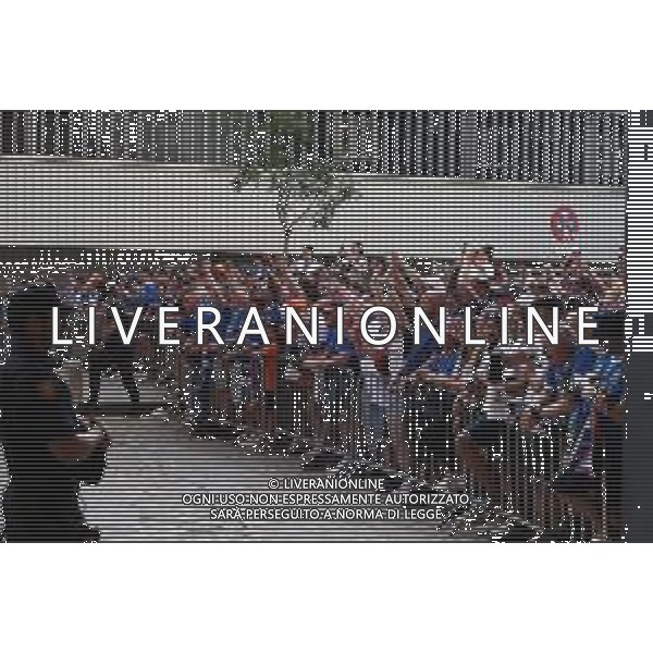 Francesco Scaccianoce/LMedia - UEFA Europa League 2022 Final - Eintracht vs Rangers - football Europa League match 2021/2022 May 18 2022 - Estadio Ramon Sanchez-Pizjuan Seville, Spain UEFA Europa League 2022 Final - Eintracht vs Rangers Photo showing: Rangers FC fans welcome their team to the Stadium @Francesco Scaccianoce/LiveMedia /Ag. Aldo Liverani Sas