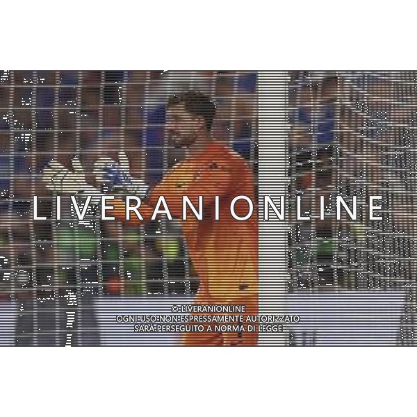 Francesco Scaccianoce/LMedia - UEFA Europa League 2022 Final - Eintracht vs Rangers - football Europa League match 2021/2022 May 18 2022 - Estadio Ramon Sanchez-Pizjuan Seville, Spain UEFA Europa League 2022 Final - Eintracht vs Rangers Photo showing: Kevin Trapp (Eintracht Frankfurt) gestures @Francesco Scaccianoce/LiveMedia /Ag. Aldo Liverani Sas