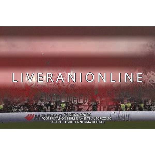 Francesco Scaccianoce/LMedia - UEFA Europa League 2022 Final - Eintracht vs Rangers - football Europa League match 2021/2022 May 18 2022 - Estadio Ramon Sanchez-Pizjuan Seville, Spain UEFA Europa League 2022 Final - Eintracht vs Rangers Photo showing: Eintracht Frankfurt fans light up torches and display a banner that says ‚ÄòFuck UEFA ACAB‚Äù @Francesco Scaccianoce/LiveMedia /Ag. Aldo Liverani Sas