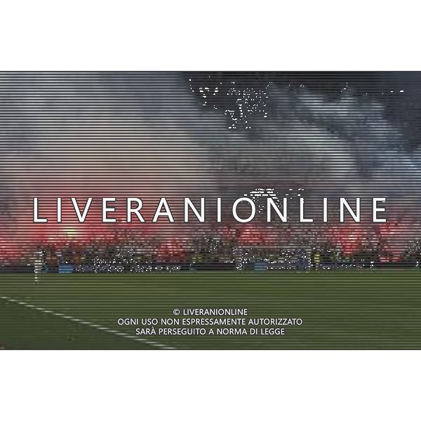 Francesco Scaccianoce/LMedia - UEFA Europa League 2022 Final - Eintracht vs Rangers - football Europa League match 2021/2022 May 18 2022 - Estadio Ramon Sanchez-Pizjuan Seville, Spain UEFA Europa League 2022 Final - Eintracht vs Rangers Photo showing: Eintracht Frankfurt fans light up torches and display a banner that says ‚ÄòFuck UEFA ACAB‚Äù @Francesco Scaccianoce/LiveMedia /Ag. Aldo Liverani Sas