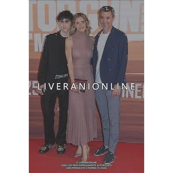 ¬© TVRG Photocall Top Gun Maverick nella foto da SX Achille Costacurta, Martina Colombari e Alessandro Costacurta Milano 19-05-2022 Photocall in occasione della proiezione in anteprima del film Top Gun Maverick presso The Space Cinema Odeon foto Roberto Garavaglia/ag. Aldo Liverani sas/Ag. Aldo Liverani Sas