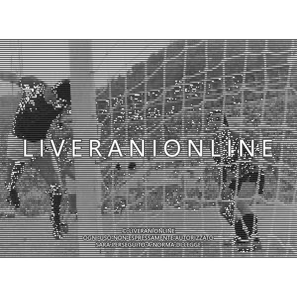 archivio M.B. - CALCIATORE NELLA FOTO GOL CARLO PETRINI AG ALDO LIVERANI
