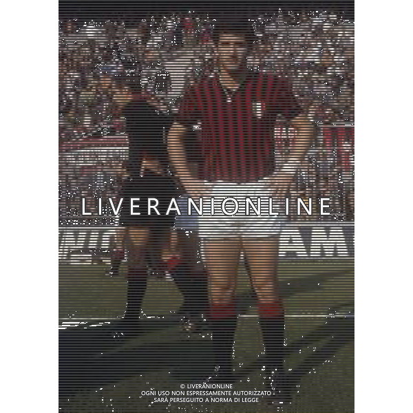 IL CALCIATORE CARLO PETRINI CON LA MAGLIA DEL MILAN CALCIO ARCHIVIO AG ALDO LIVERANI