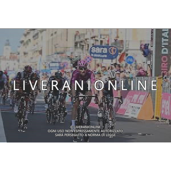 20-05-2022 Giro D\'italia; Tappa 13 Sanremo - Cuneo; 2022, Groupama - Fdj; 2022, Quick Step - Alpha Vinyl; Demare, Arnaud; Cavendish, Mark; Cuneo; ©SIROTTI/AGENZIA ALDO LIVERANI SAS