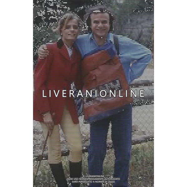 RETROSPETTIVA ISABELLA FERRARI ATTRICE NELLA FOTO ISABELLA FERRARI CON JERRY CALA\' NELL\'ANNO 1985 SET DEL FILM “IL RAGAZZO DEL PONY EXPRESS“ AG ALDO LIVERANI SAS 