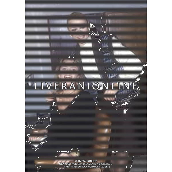 RETROSPETTIVA ISABELLA FERRARI ATTRICE NELLA FOTO ISABELLA FERRARI CON RAFFAELLA CARRA\' AG ALDO LIVERANI SAS 