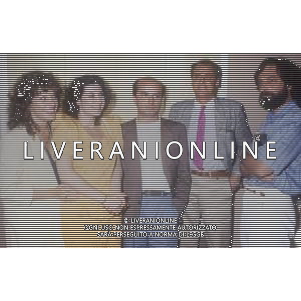 RETROSPETTIVA MAURIZIO FERRINI ATTORE NELLA FOTO SIMONAMARCHINI-MARISA LAURITO-MAURIZIO FERRINI RENZO ARBORE EANDY LUOTTO A ROMA NELL\'ANNO 1985 AG ALDO LIVERANI SAS