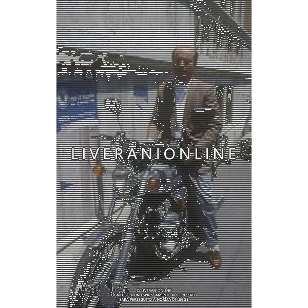 RETROSPETTIVA MAURIZIO FERRINI ATTORE NELLA FOTO MAURIZIO FERRINI A ROMA NELL\'ANNO 1985 AG ALDO LIVERANI SAS