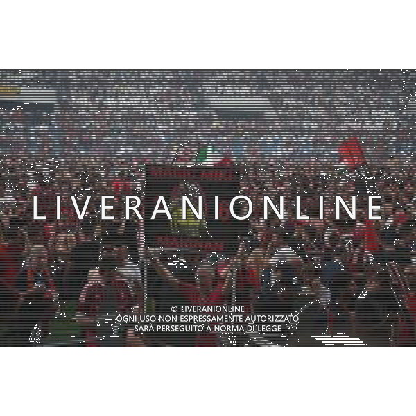 SASSUOLO - MILAN CAMPIONATO CALCIO SERIE A TIM 22.05.2022 NELLA FOTO ESULTANZA E FESTEGGIAMENTI A FINE GARA PER LA VITTORIA DELLO SCUDETTO - TIFOSI INVASIONE DI CAMPO ©SANTANDREA/AGENZIA ALDO LIVERANI SAS