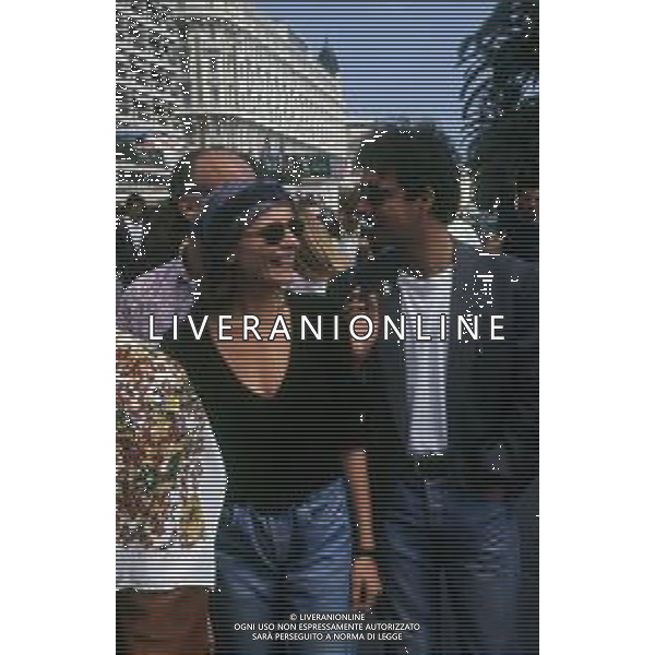 RETROSPETTIVA ISABELLA FERRARI ATTRICE NELLA FOTO ISABELLA FERRARI NELL\'ANNO 1989 AL FESTIVAL DI CANNES CON FRANCESCO NUTI AG ALDO LIVERANI SAS 