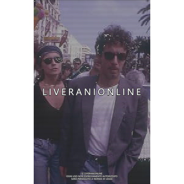 RETROSPETTIVA ISABELLA FERRARI ATTRICE NELLA FOTO ISABELLA FERRARI NELL\'ANNO 1989 AL FESTIVAL DI CANNES CON FRANCESCO NUTI AG ALDO LIVERANI SAS 