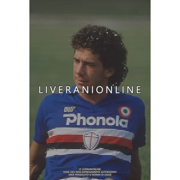 RETROSPETTIVA GIANLUCA VIALLI CALCIATORE NELLA FOTO CON LA MAGLIA DELLA SAMPDORIA NEL 1985-1986 ©ARCHIVIO DFP/AG. ALDO LIVERANI SAS