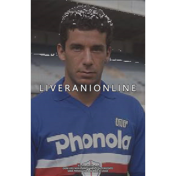 RETROSPETTIVA GIANLUCA VIALLI CALCIATORE NELLA FOTO CON LA MAGLIA DELLA SAMPDORIA NEL 1986-1987 ©ARCHIVIO DFP/AG. ALDO LIVERANI SAS