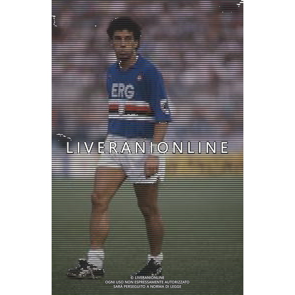 RETROSPETTIVA GIANLUCA VIALLI CALCIATORE NELLA FOTO NELLA FINALE DI RITORNO DELLA COPPA ITALIA IN SAMPDORIA - NAPOLI A CREMONA IL 28-06-1989 ©ARCHIVIO DFP/AG. ALDO LIVERANI SAS