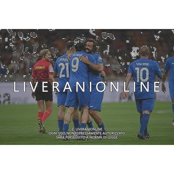 ¬© TVRG Integrations Heroes Match nella foto Filippo Inzaghi e Andrea Pirlo abbraccio Milano 23-05-2022 Stadio Giuseppe Meazza San Siro Partita di beneficienza a favore dell\'impegno contro ogni tipo di discrimazione foto Roberto Garavaglia/ag. Aldo Liverani sas/AG. ALDO LIVERANI SAS