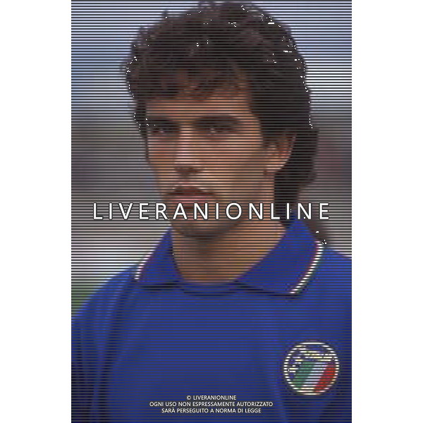 RETROSPETTIVA LUCA PELLEGRINI CALCIATORE NELLA FOTO CON LA MAGLIA DELLA NAZIONALE ITALIANA OLIMPICA B 1987-1988 ©DFP/ARCHIVIO AGENZIA ALDO LIVERANI SAS