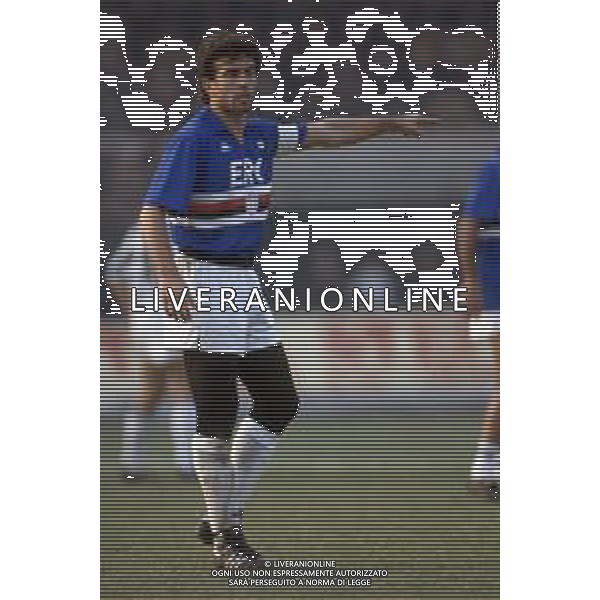RETROSPETTIVA LUCA PELLEGRINI CALCIATORE NELLA FOTO CON LA MAGLIA DELLA SAMPDORIA NEL 1989-1990 ©DFP/ARCHIVIO AGENZIA ALDO LIVERANI SAS