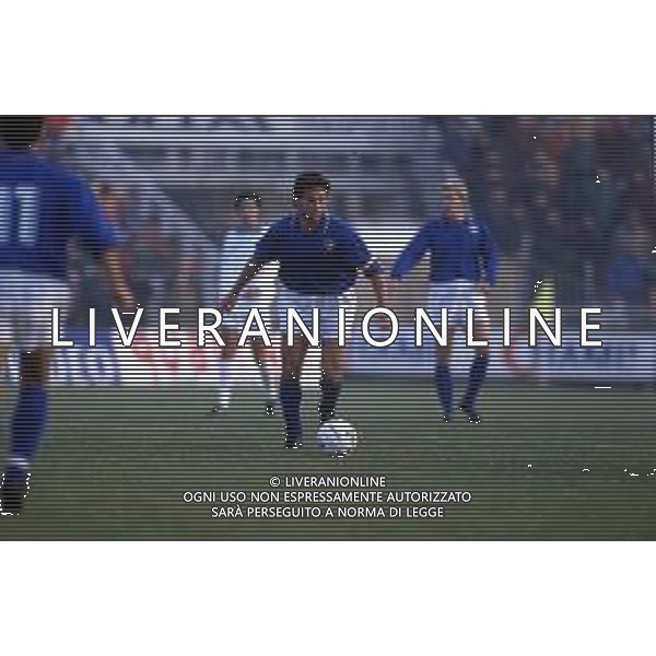 RETROSPETTIVA LUCA PELLEGRINI CALCIATORE NELLA FOTO CON LA MAGLIA DELLA NAZIONALE ITALIANA UNDER 21 IN ITALIA U21 - SAN MARINO A RAVENNA 29.11.1989 ©DFP/ARCHIVIO AGENZIA ALDO LIVERANI SAS