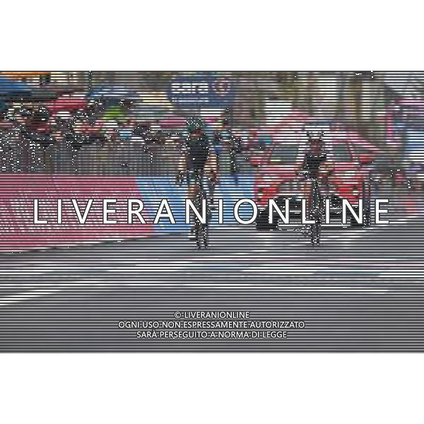 24-05-2022 Giro D\'italia; Tappa 16 Salo - Aprica; 2022, Bora - Hansgrohe; 2022, Uae Emirates; Kamna, Lennard; Almeida, Joao; Aprica; ©SIROTTI/AGENZIA ALDO LIVERANI SAS