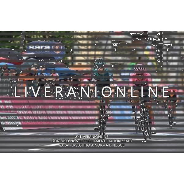 24-05-2022 Giro D\'italia; Tappa 16 Salo - Aprica; 2022, Bora - Hansgrohe; 2022, Ineos - Grenadiers; Hindley, Jai; Carapaz Antonio, Richard Antonio; Aprica; ©SIROTTI/AGENZIA ALDO LIVERANI SAS