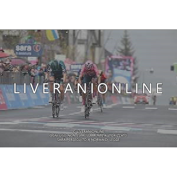 24-05-2022 Giro D\'italia; Tappa 16 Salo - Aprica; 2022, Bora - Hansgrohe; 2022, Ineos - Grenadiers; Hindley, Jai; Carapaz Antonio, Richard Antonio; Aprica; ©SIROTTI/AGENZIA ALDO LIVERANI SAS