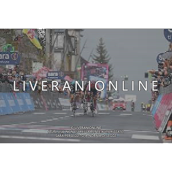 24-05-2022 Giro D\'italia; Tappa 16 Salo - Aprica; 2022, Bora - Hansgrohe; 2022, Ineos - Grenadiers; Hindley, Jai; Carapaz Antonio, Richard Antonio; Aprica; ©SIROTTI/AGENZIA ALDO LIVERANI SAS