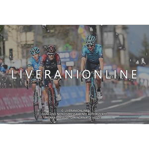 24-05-2022 Giro D\'italia; Tappa 16 Salo - Aprica; 2022, Ineos - Grenadiers; 2022, Astana - Qazaqstan; Porte, Richie; Dombrowski, Joseph Lloyd; Aprica; ©SIROTTI/AGENZIA ALDO LIVERANI SAS