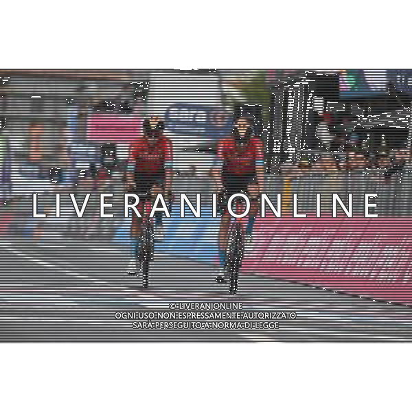24-05-2022 Giro D\'italia; Tappa 16 Salo - Aprica; 2022, Bahrain - Victorious; Buitrago Sanchez, Santiago; Poels, Wouter; Aprica; ©SIROTTI/AGENZIA ALDO LIVERANI SAS