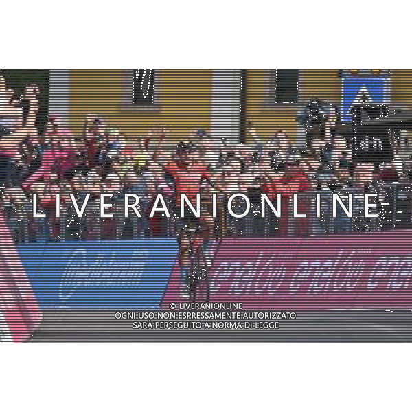 25-05-2022 Giro D\'italia; Tappa 17 Ponte Di Legno - Lavarone; 2022, Bahrain - Victorious; Buitrago Sanchez, Santiago; Lavarone; ©SIROTTI/AGENZIA ALDO LIVERANI SAS