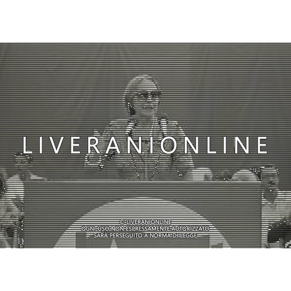RETROSPETTIVA NILDE IOTTI POLITICA NELLA FOTO NILDE IOTTI ALL\'ARENA DI MILANO PER UN COMIZIO NELL\'ANNO 1983 AG ALDO LIVERANI SAS  