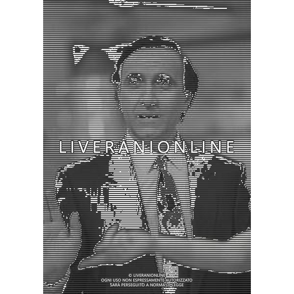 RETROSPETTIVA PIPPO BAUDO PRESENTATORE TELEVISIVO NELLA FOTO PIPPO BAUDO NELLA TRASMISSIONE TELEVISIVA “FANTASTICO“ AG ALDO LIVERANI SAS