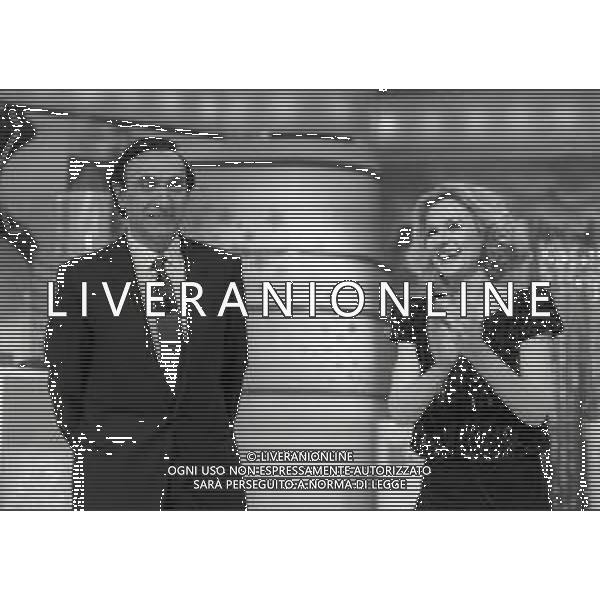 RETROSPETTIVA PIPPO BAUDO PRESENTATORE TELEVISIVO NELLA FOTO PIPPO BAUDO CON LORETTA GOGGI NELLA TRASMISSIONE TELEVISIVA “FANTASTICO“ AG ALDO LIVERANI SAS