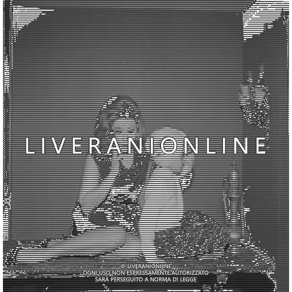 RETROSPETTIVA LIANA ORFEI ATTRICE E CIRCENSE NELLA FOTO CON LA FIGLIA CRISTINA NELLA SUA ABITAZIONE A ROMA IL 30 GENNAIO 1965 ©Archivio Giovanni Liverani/AGENZIA ALDO LIVERANI SAS