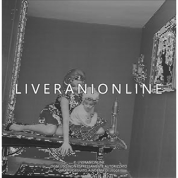 RETROSPETTIVA LIANA ORFEI ATTRICE E CIRCENSE NELLA FOTO CON LA FIGLIA CRISTINA NELLA SUA ABITAZIONE A ROMA IL 30 GENNAIO 1965 ©Archivio Giovanni Liverani/AGENZIA ALDO LIVERANI SAS
