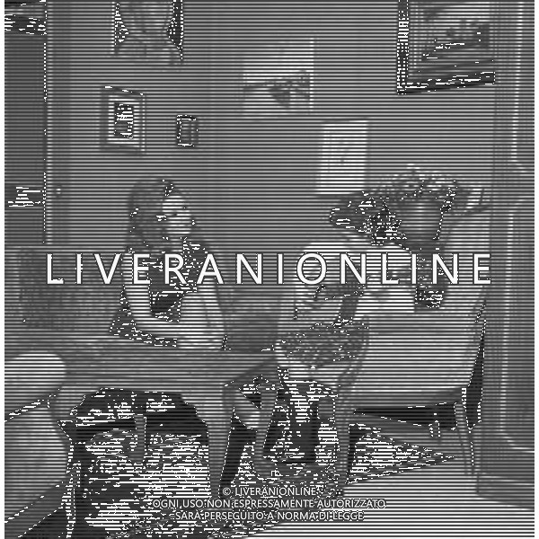 RETROSPETTIVA LIANA ORFEI ATTRICE E CIRCENSE NELLA FOTO CON LA FIGLIA CRISTINA NELLA SUA ABITAZIONE A ROMA IL 30 GENNAIO 1965 ©Archivio Giovanni Liverani/AGENZIA ALDO LIVERANI SAS