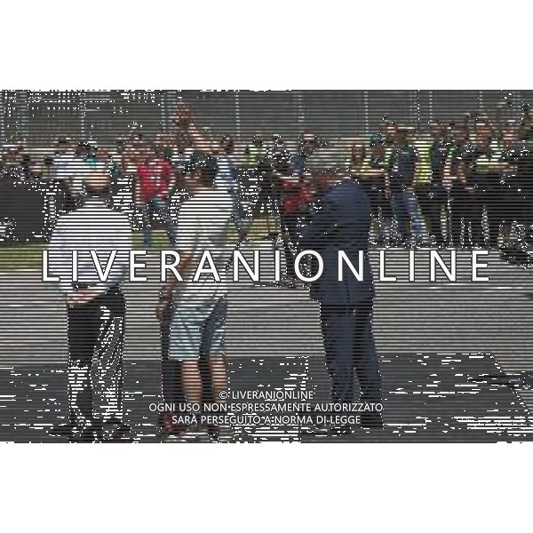 Valerio Origo/LMedia - Valentino Rossi retired the number 46 - MotoGP World Championship May 28 2022 - Mugello International Circuit Mugello, Italy Valentino Rossi retired the number 46 Photo showing: Valentino Rossi, number 46 retirement ceremony @Valerio Origo/LiveMedia /AGENZIA ALDO LIVERANI SAS