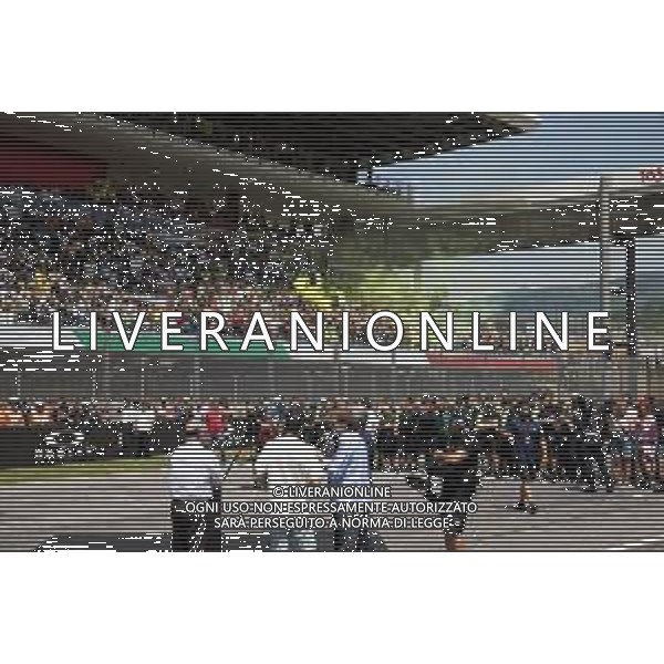 Valerio Origo/LMedia - Valentino Rossi retired the number 46 - MotoGP World Championship May 28 2022 - Mugello International Circuit Mugello, Italy Valentino Rossi retired the number 46 Photo showing: Valentino Rossi, number 46 retirement ceremony @Valerio Origo/LiveMedia /AGENZIA ALDO LIVERANI SAS