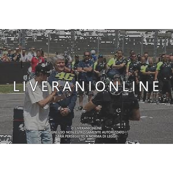 Valerio Origo/LMedia - Valentino Rossi retired the number 46 - MotoGP World Championship May 28 2022 - Mugello International Circuit Mugello, Italy Valentino Rossi retired the number 46 Photo showing: Valentino Rossi, number 46 retirement ceremony @Valerio Origo/LiveMedia /AGENZIA ALDO LIVERANI SAS