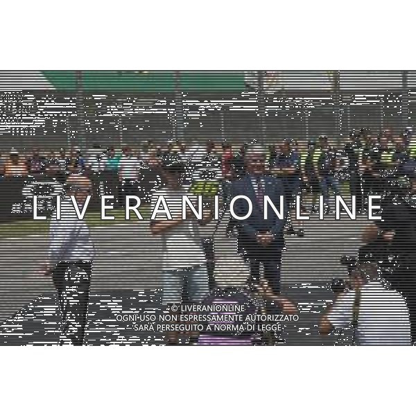 Valerio Origo/LMedia - Valentino Rossi retired the number 46 - MotoGP World Championship May 28 2022 - Mugello International Circuit Mugello, Italy Valentino Rossi retired the number 46 Photo showing: Valentino Rossi, number 46 retirement ceremony @Valerio Origo/LiveMedia /AGENZIA ALDO LIVERANI SAS