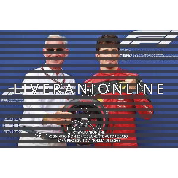 Charles Leclerc (MON) Ferrari is presented the Pirelli Pole Position Award by Greg Maffei (USA) Liberty Media Corporation President and Chief Executive Officer. 28.05.2022. Formula 1 World Championship, Rd 7, Monaco Grand Prix, Monte Carlo, Monaco, Qualifying Day. - www.xpbimages.com, EMail: requests@xpbimages.com © Copyright: Batchelor / XPB Images/AGENZIA ALDO LIVERANI SAS - ITALY ONLY EDITORIAL USE ONLY