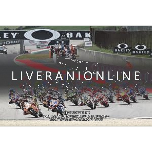 Alessio Marini/LMedia - Gran Premio d\'Italia Oakley Race Moto2, Moto3 - MotoGP World Championship<stagioneSportiva> May 29 2022 - Mugello International Circuit Mugello, Italy Gran Premio d\'Italia Oakley Race Moto2, Moto3 Photo showing: the moto2 start race @Alessio Marini/LiveMedia /AGENZIA ALDO LIVERANI SAS