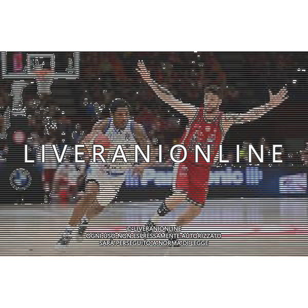¬© TVRG Gerald Robinson (Dinamo Sassari) SX e Tommaso Baldasso (Olimpia Milano) DX Assago (MI) 30-05-2022 Mediolanum Forum AX Armani Exchange Milano vs Banco di Sardegna Sassari Campionato Serie A UnipolSai gara 2 semifinale playoff foto Roberto Garavaglia/ag. Aldo Liverani sas/AGENZIA ALDO LIVERANI SAS