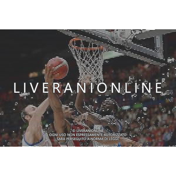 ¬© TVRG Kyle Hines (Olimpia Milano) tra Miro Bilan (Dinamo Sassari) SX e Jason Burnell (Dinamo Sassari) DX Assago (MI) 30-05-2022 Mediolanum Forum AX Armani Exchange Milano vs Banco di Sardegna Sassari Campionato Serie A UnipolSai gara 2 semifinale playoff foto Roberto Garavaglia/ag. Aldo Liverani sas/AGENZIA ALDO LIVERANI SAS