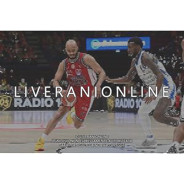 ¬© TVRG Shavon Shields (Olimpia Milano) SX e Jason Burnell (Dinamo Sassari) DX Assago (MI) 30-05-2022 Mediolanum Forum AX Armani Exchange Milano vs Banco di Sardegna Sassari Campionato Serie A UnipolSai gara 2 semifinale playoff foto Roberto Garavaglia/ag. Aldo Liverani sas/AGENZIA ALDO LIVERANI SAS